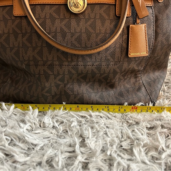 Michael Kors Hamilton Bag Large - Picture 3 of 16